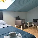 Garden 3* וולי לוסיניי