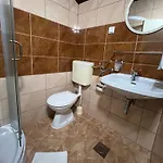 Garden 3* וולי לוסיניי