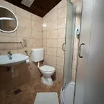 Garden וולי לוסיניי