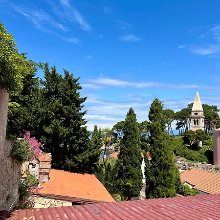 Garden Hotel 3*